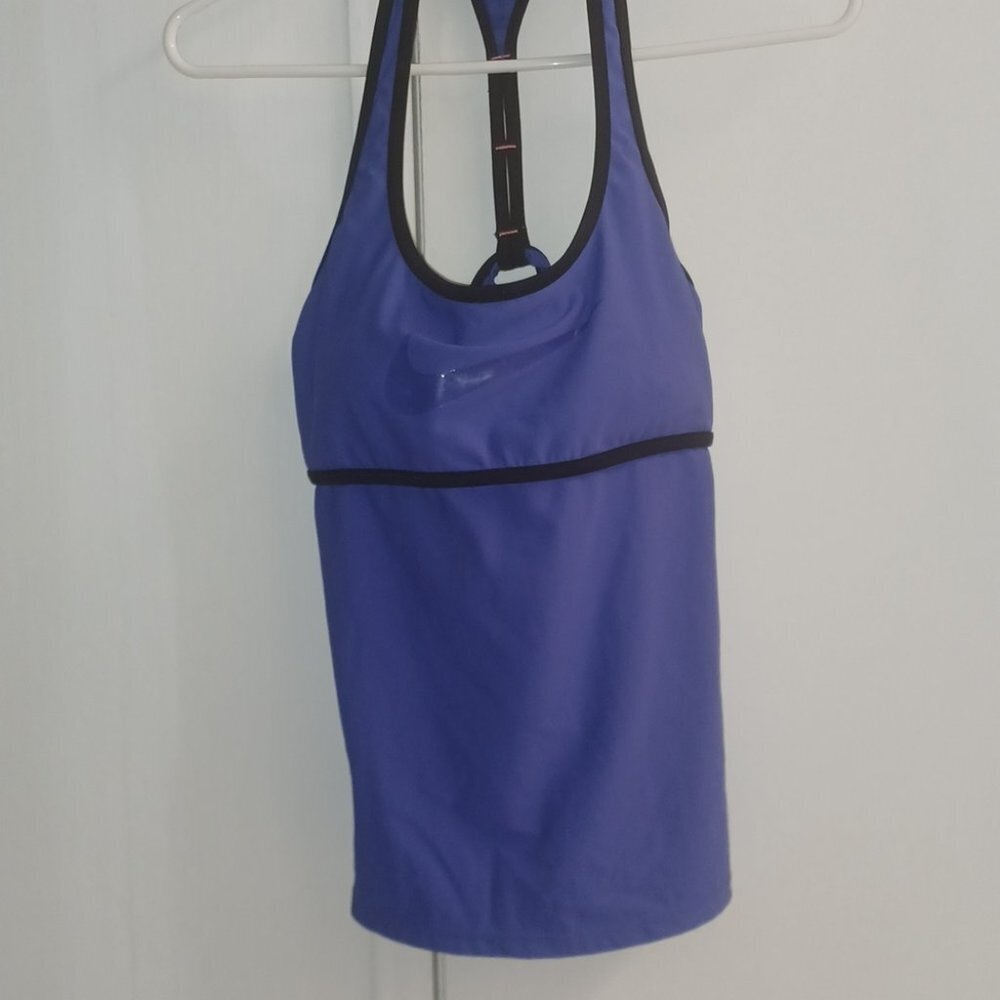 Nike athletic razor back top with bra M